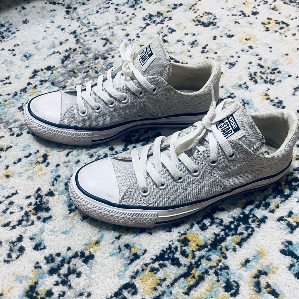 Unisex Gray Converse All Stars! Super comfy and sporty! 🩶